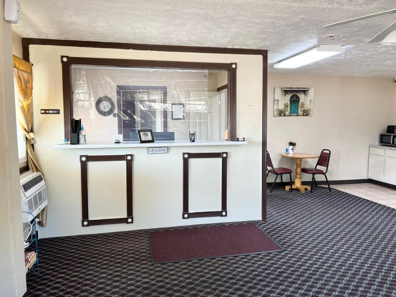 Economy Inn Mccook Exterior photo