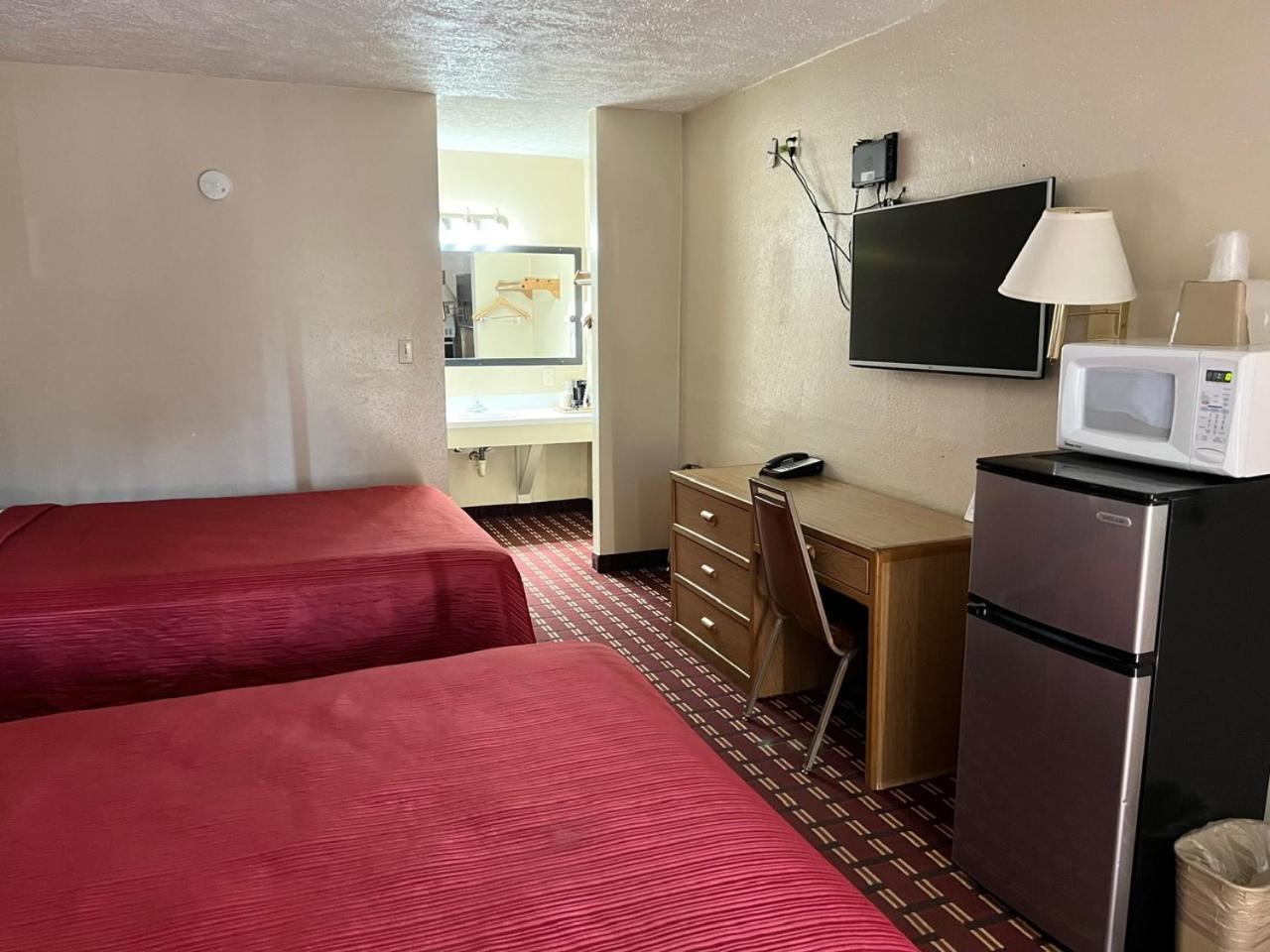 Economy Inn Mccook Exterior photo