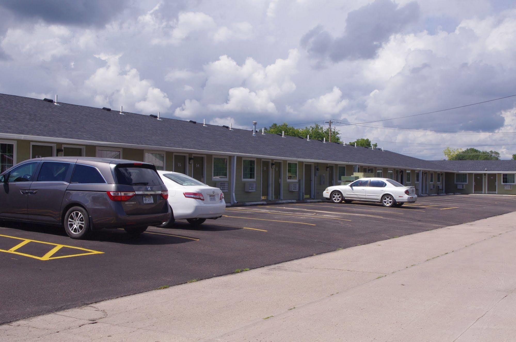 Economy Inn Mccook Exterior photo