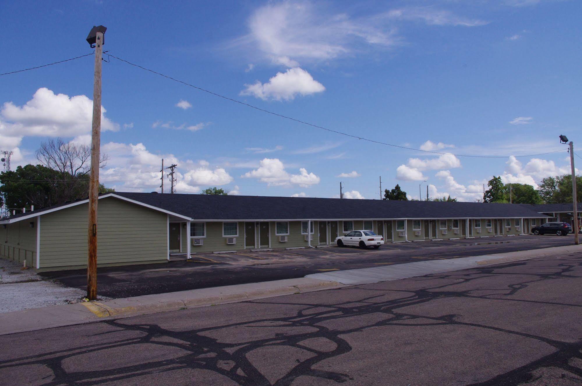Economy Inn Mccook Exterior photo